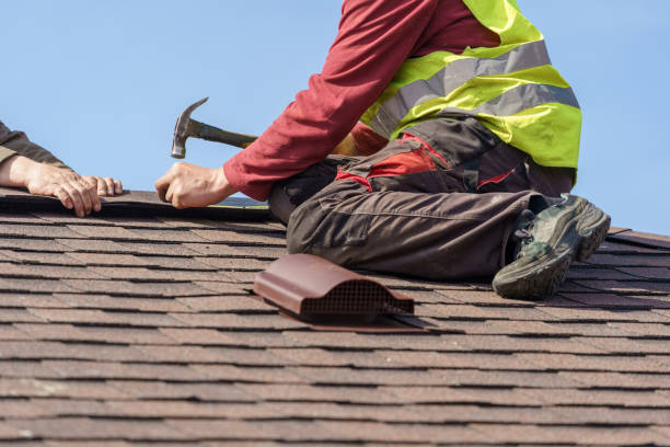 Best Emergency Roof Repair  in Trafalgar, IN